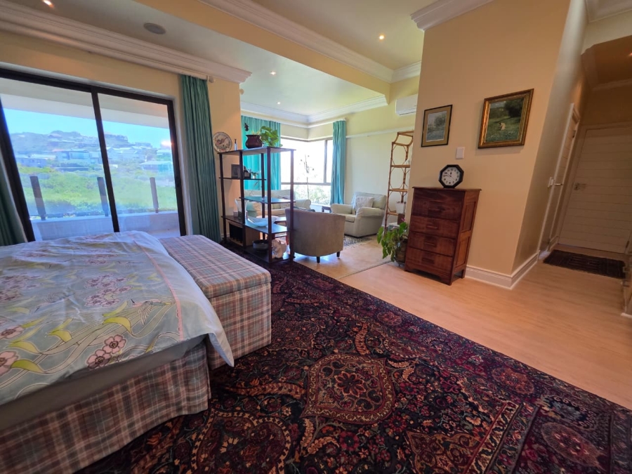 6 Bedroom Property for Sale in Myoli Beach Western Cape